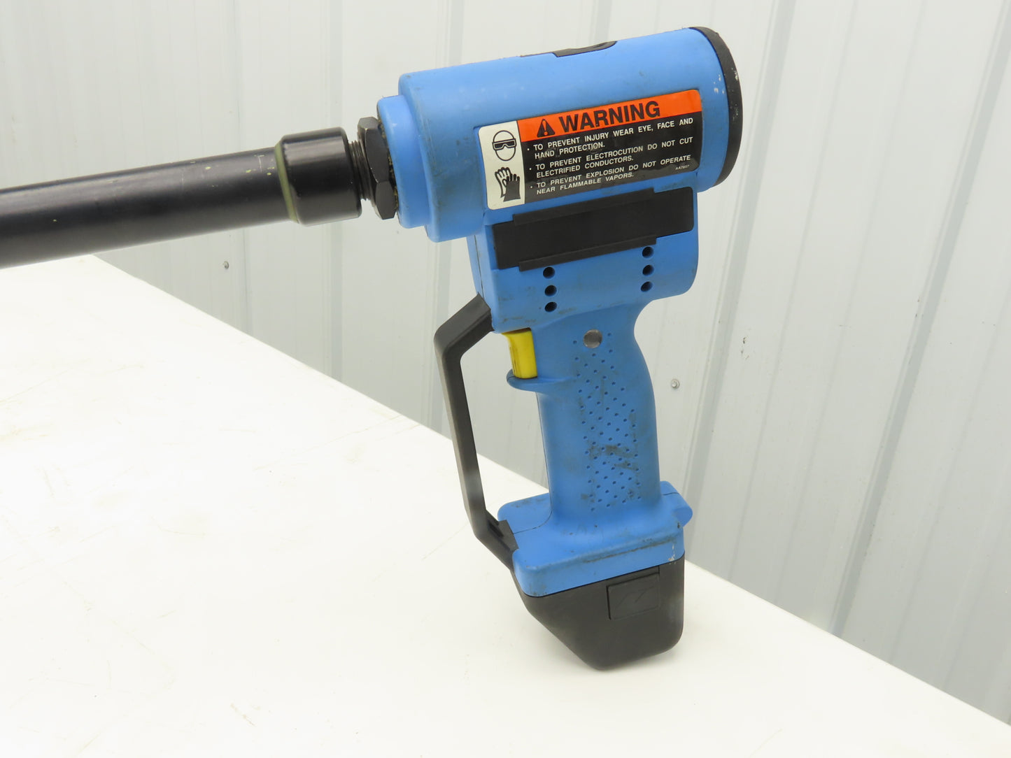 Cranston 24A006 Excalibur Wire Cutter 12V Cordless 36" Extension 7/8" Cutters