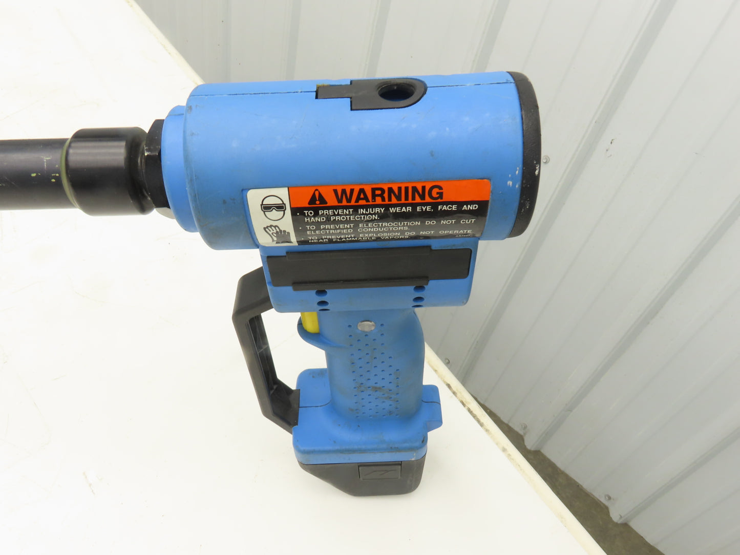 Cranston 24A006 Excalibur Wire Cutter 12V Cordless 36" Extension 7/8" Cutters