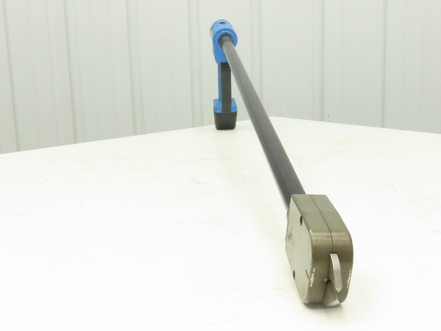 Cranston 24A006 Excalibur Wire Cutter 12V Cordless 36" Extension 7/8" Cutters