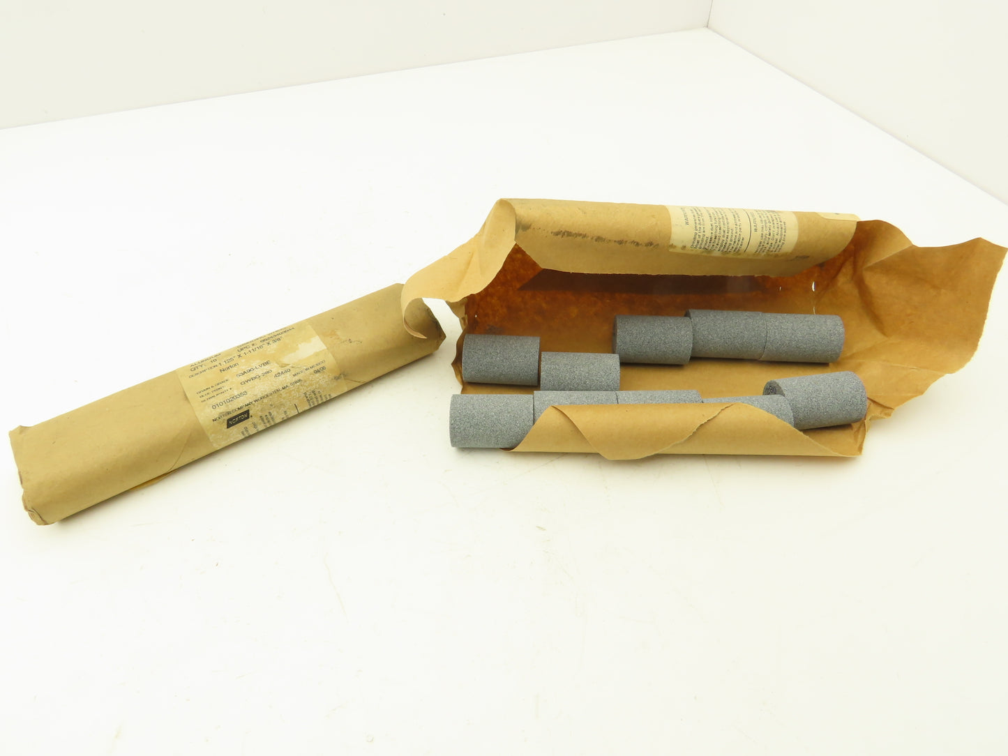 Norton 53A90-LVBE Alundum Grinding Wheel 1-1/8"x 1-11/16"W x 3/8"Arbor Lot of 20