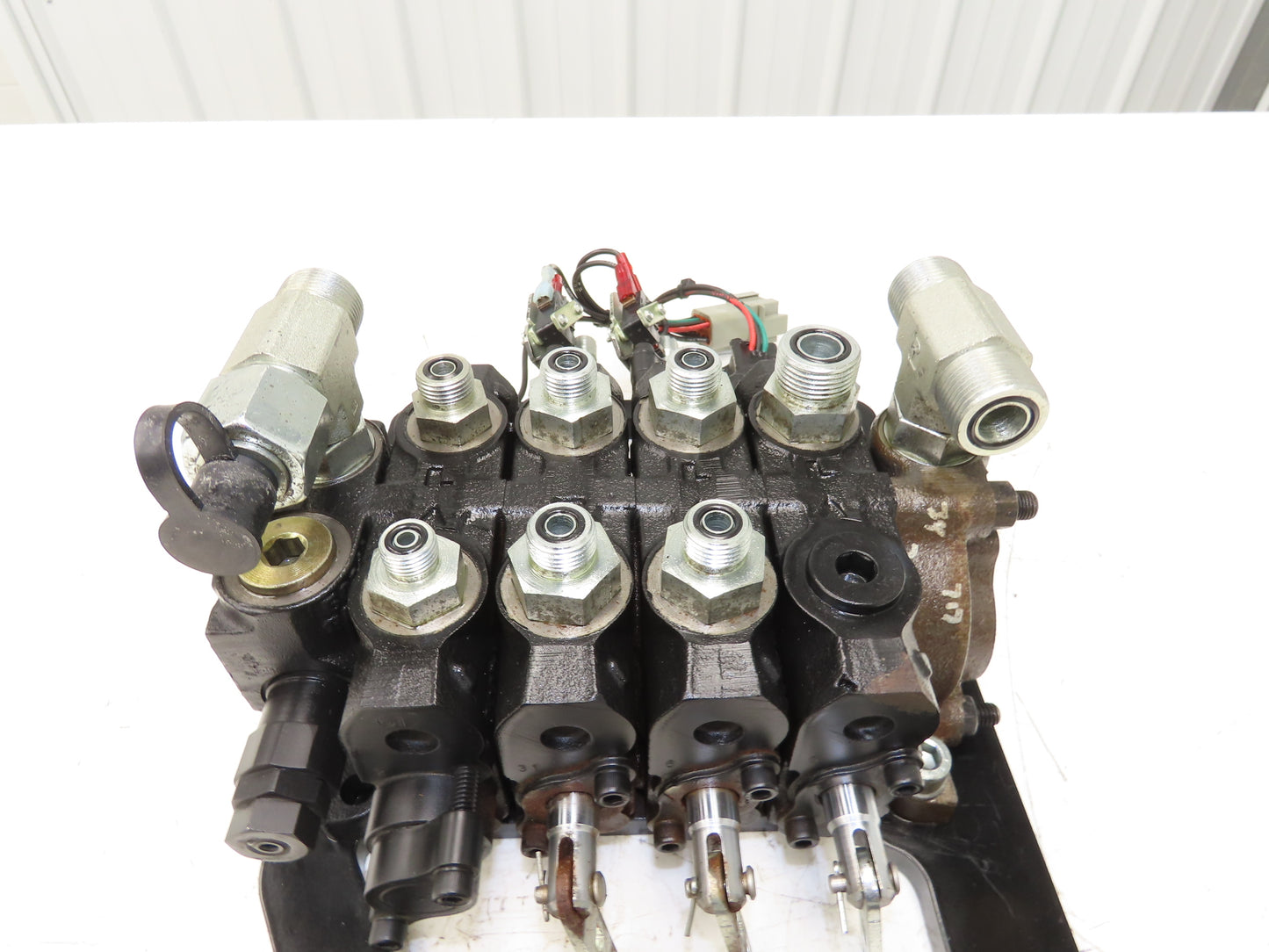 Landoll 072011-02 Hydraulic 3-Spool Mast Control Valve Off LSC30 Forklift