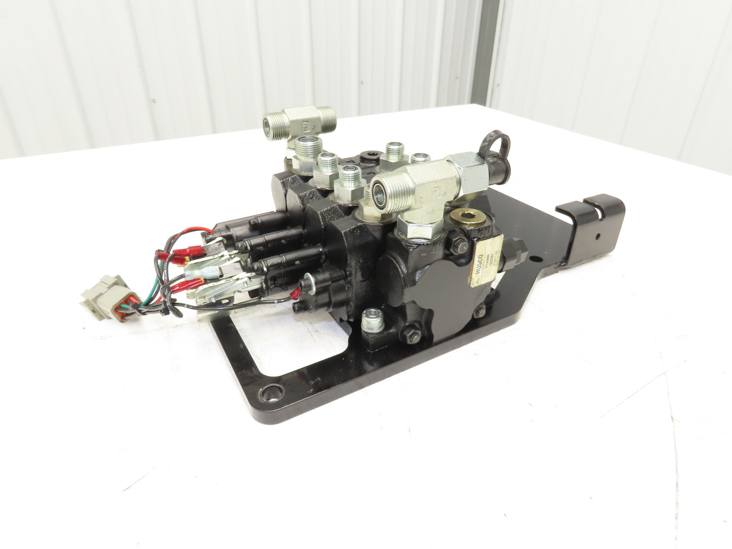 Landoll 072011-02 Hydraulic 3-Spool Mast Control Valve Off LSC30 Forklift