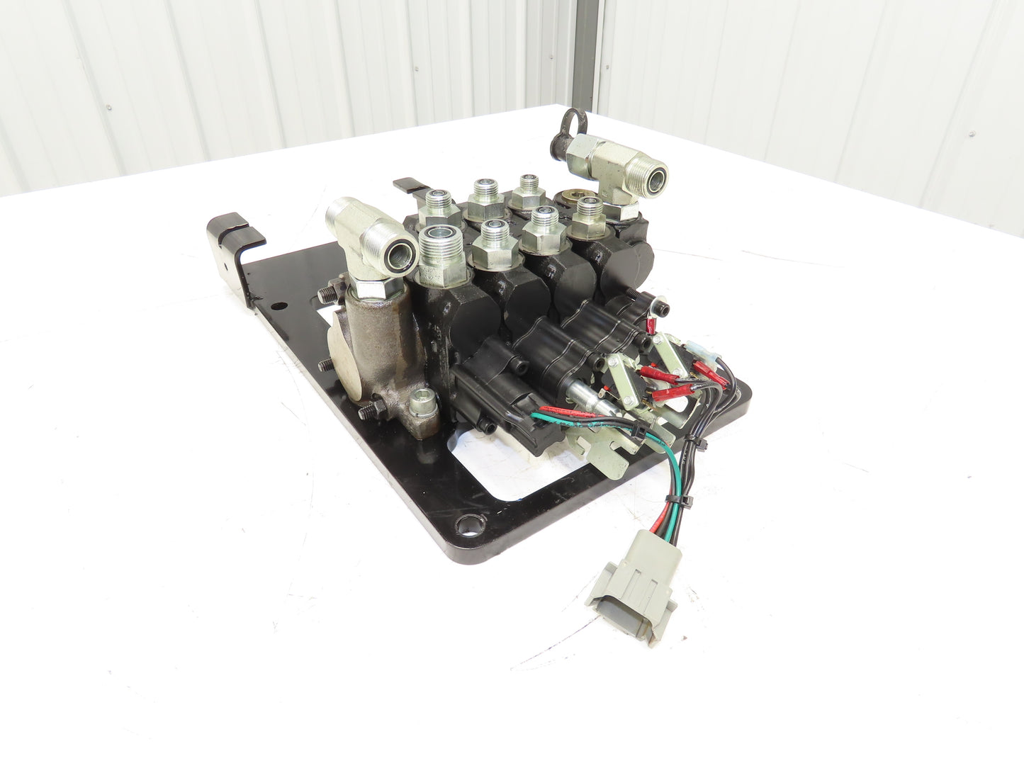 Landoll 072011-02 Hydraulic 3-Spool Mast Control Valve Off LSC30 Forklift