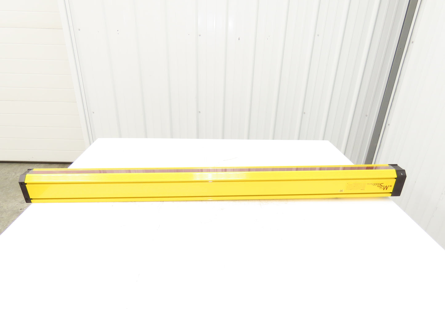 STI MG46-30-1215-X-A1-FD2 Light Curtain Transmitter Mega Safe 1215mm Length