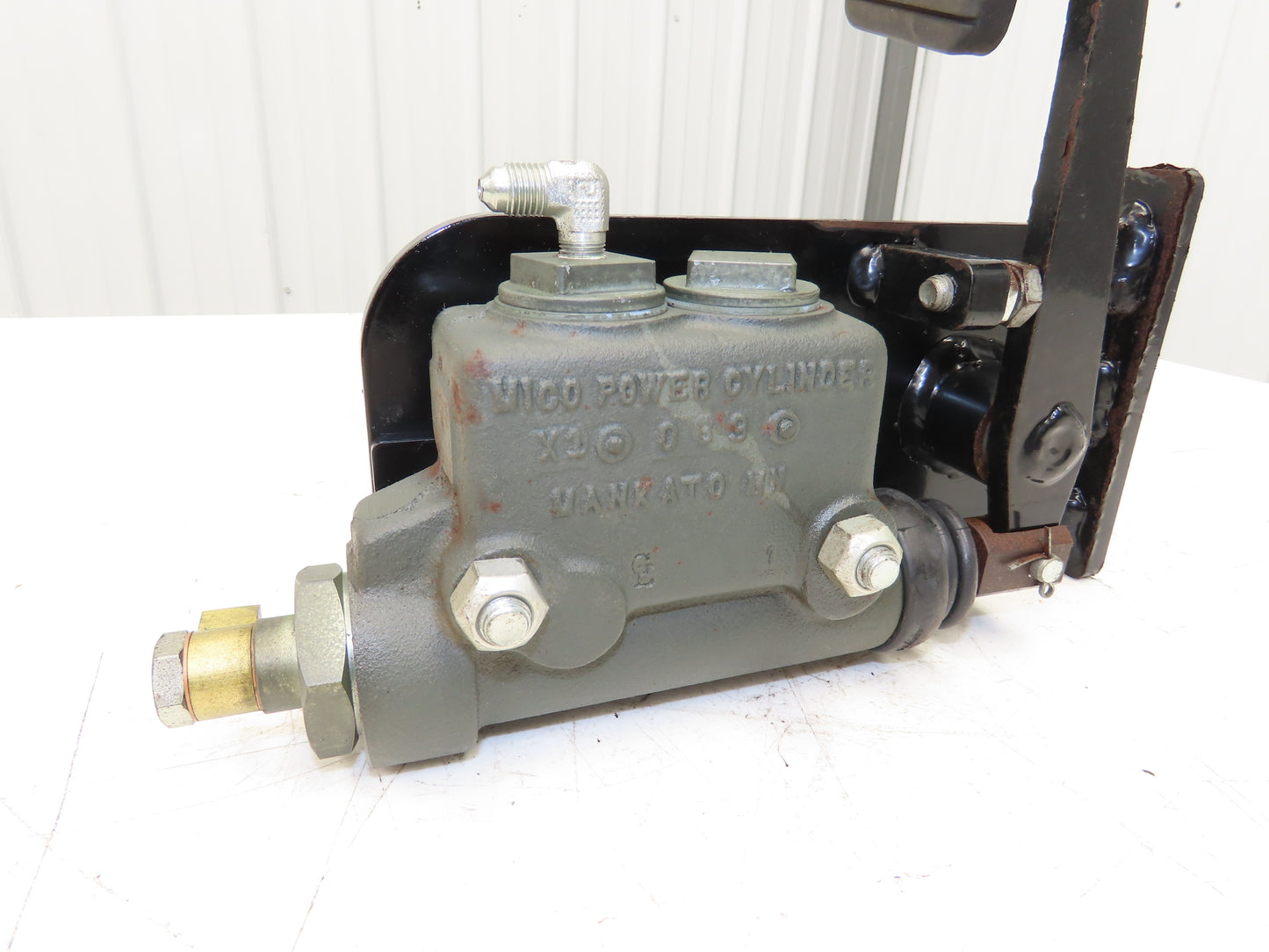 Landoll LSC30 Hydraulic Brake Pedal Master Cylinder Assembly Off LSC30 Forklift