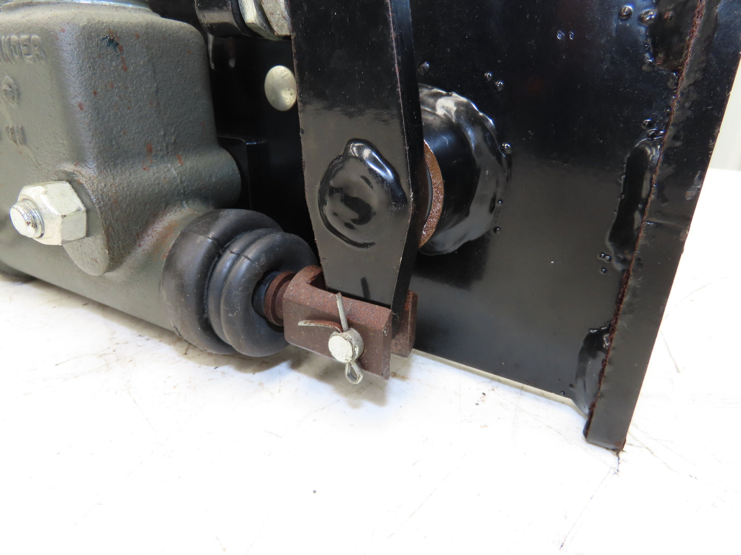 Landoll LSC30 Hydraulic Brake Pedal Master Cylinder Assembly Off LSC30 Forklift