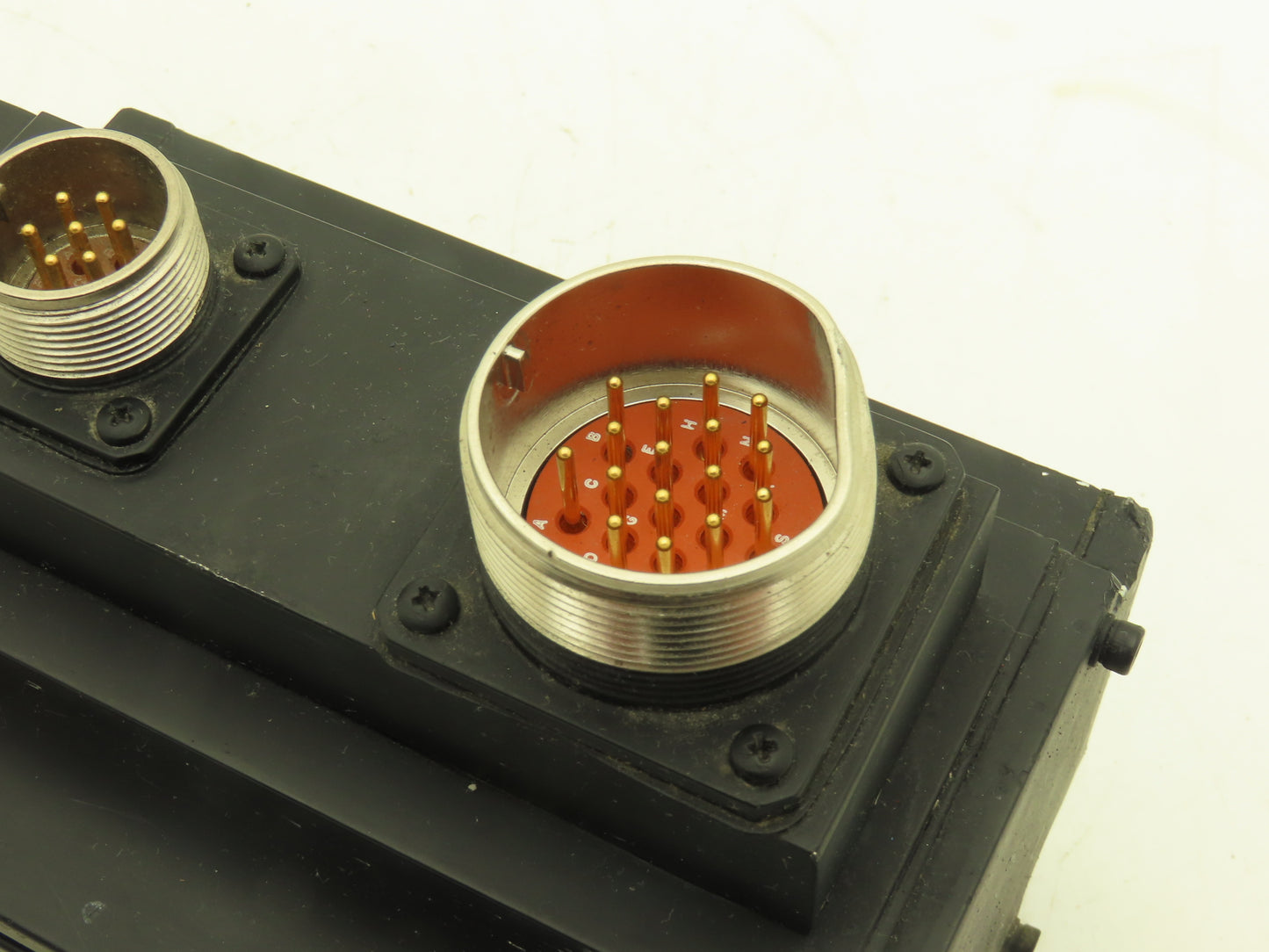 Modicon S32N-A00-2010 Servo Motor 0.95Hp 5500 RPM 230 VRMS Style CGC06