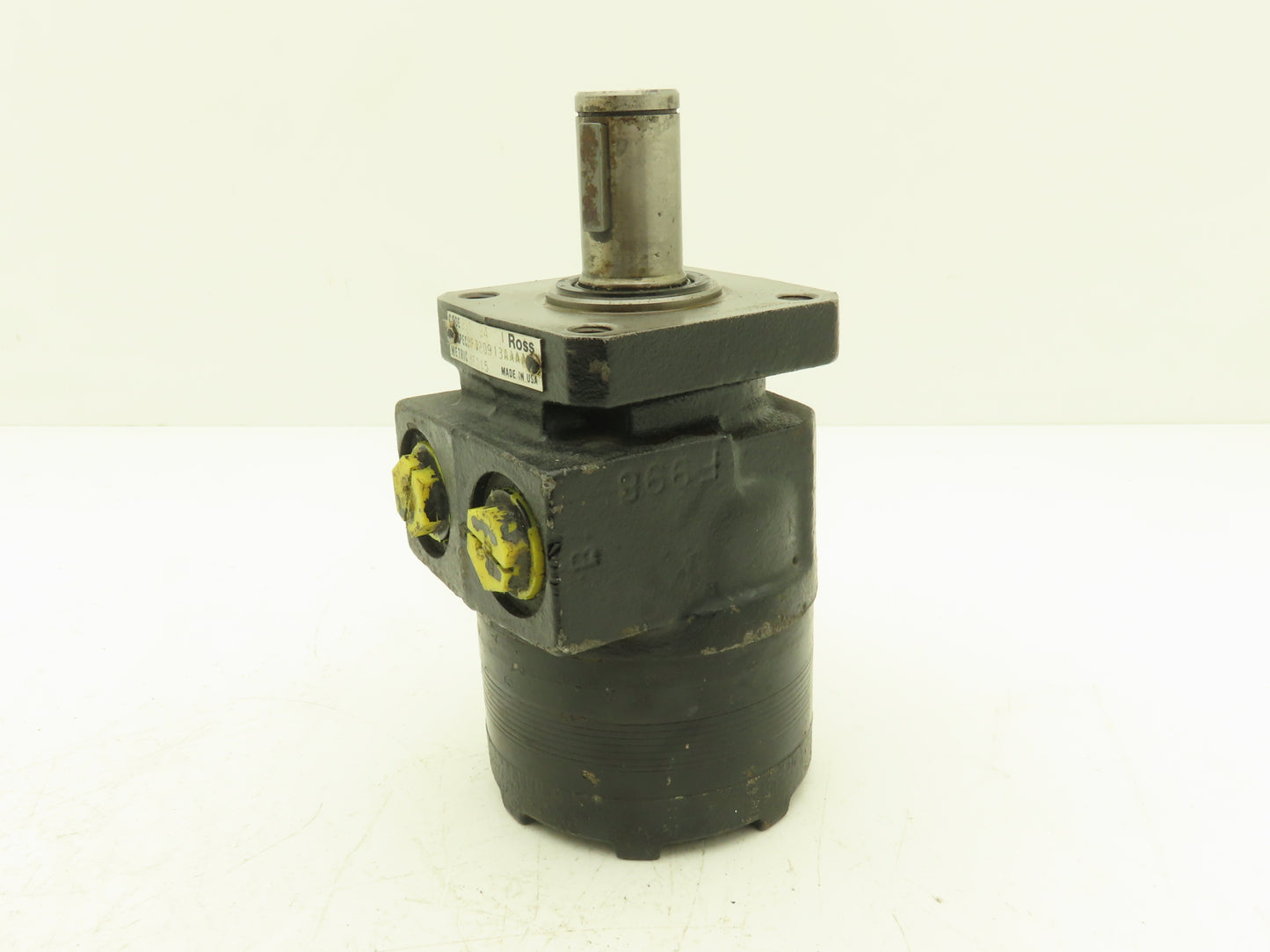 Ross MF020913AAAA Torqmotor Hydraulic Motor 4-Bolt SAE 1" Shaft