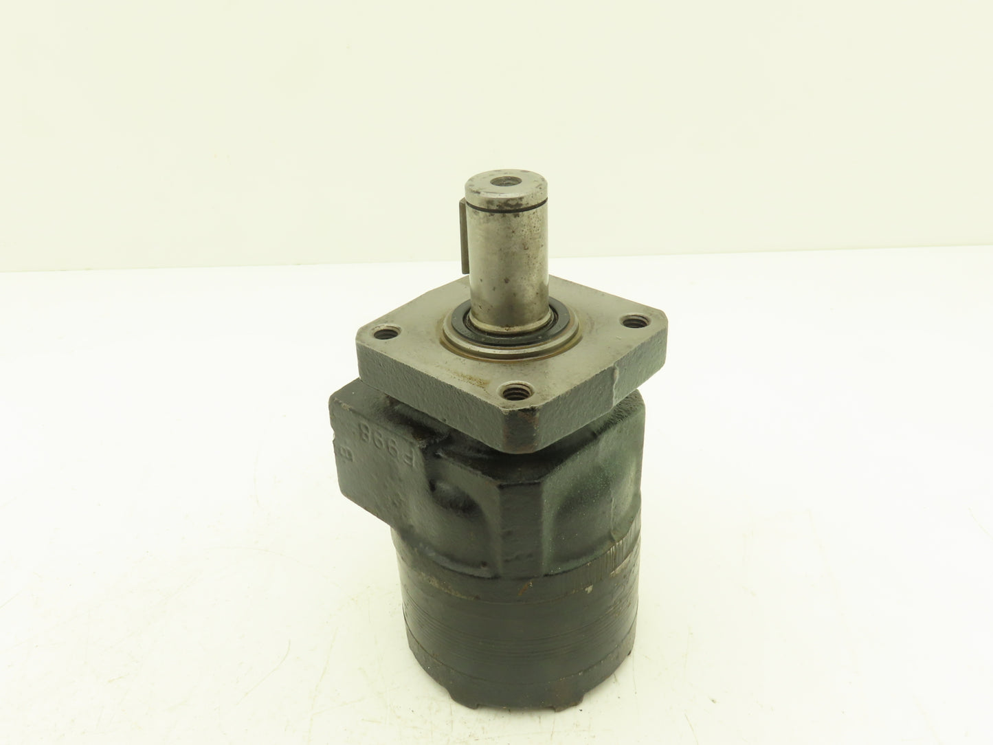 Ross MF020913AAAA Torqmotor Hydraulic Motor 4-Bolt SAE 1" Shaft