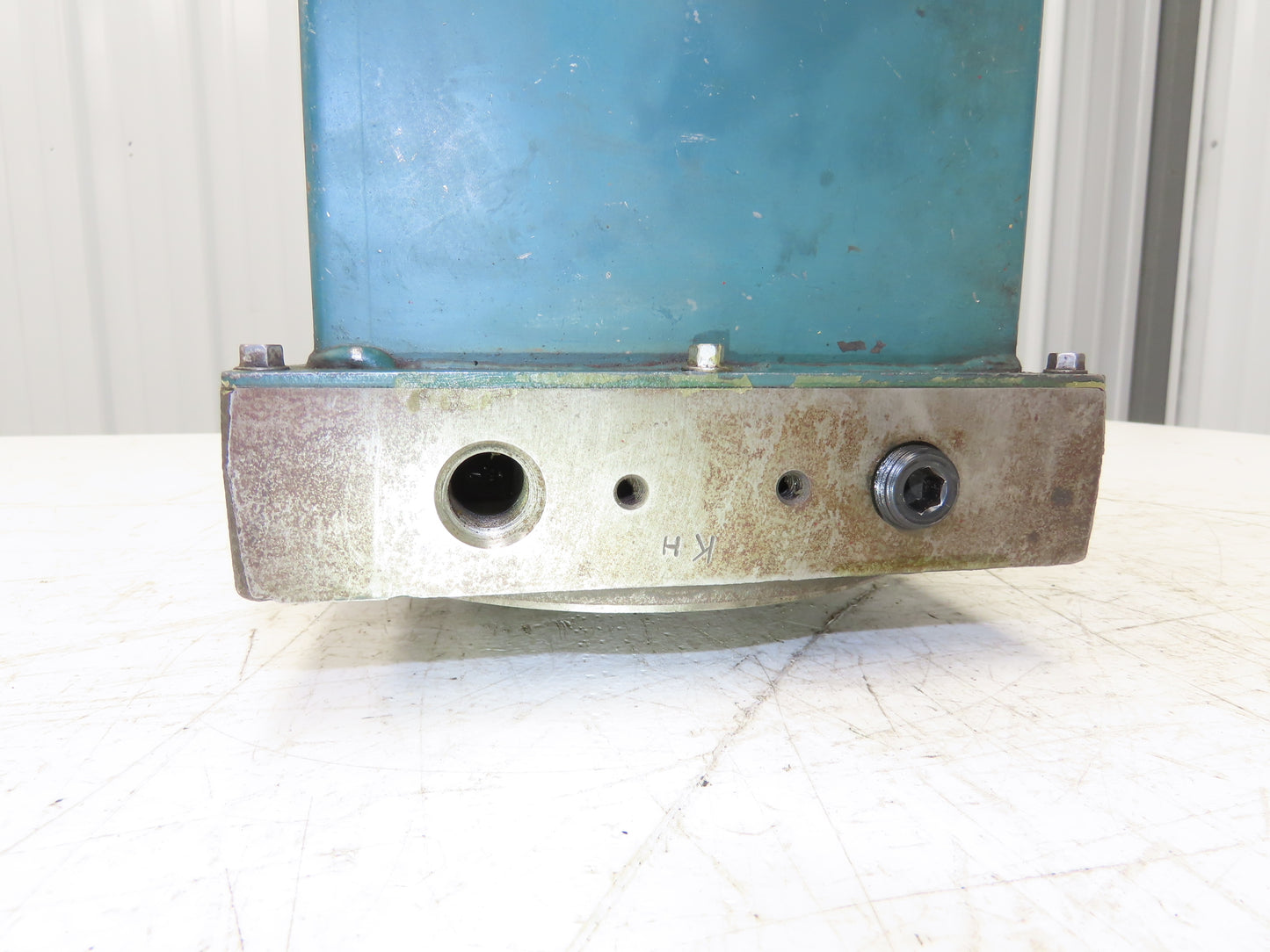 Dayton 4Z477 Hydraulic Power Pack Reservoir Tank 2-1/2 Gallon -No Motor