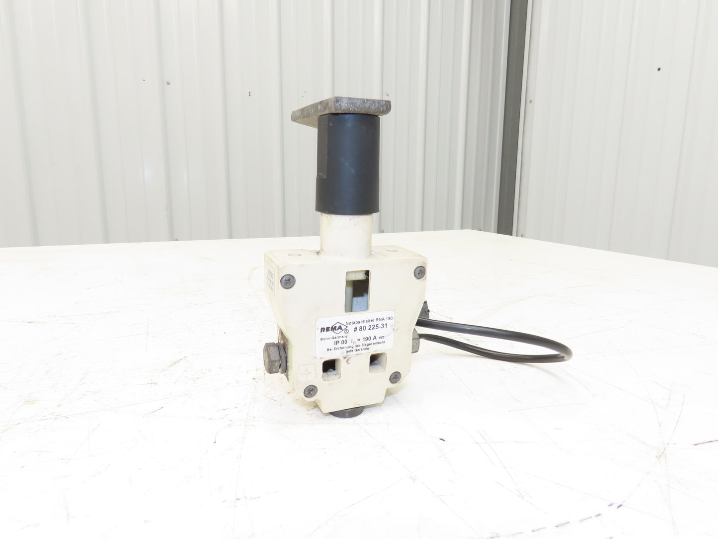 Linde 8022531 Electric Forklift Push Pull Switch E18C-02