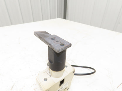 Linde 8022531 Electric Forklift Push Pull Switch E18C-02