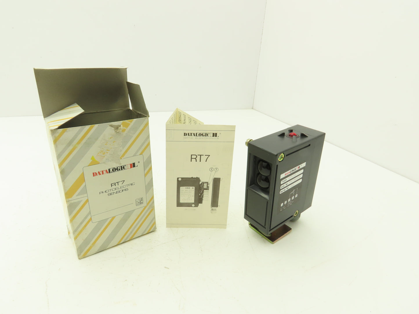 Datalogic RT7-12 Proximity Switch/Sensor 15-275VDC/VAC Load 3A-275VAC