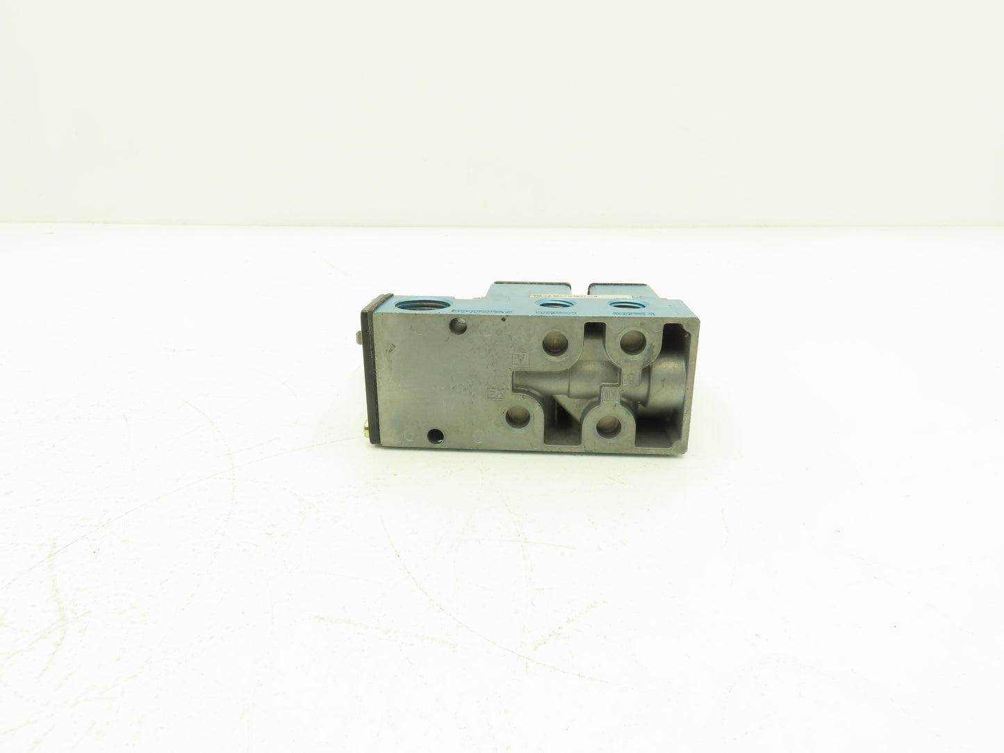 Mac 82A-AB-BAA-TM-DAAJ-1JM Pneumatic Air Solenoid Valve 4-Way 1/4"NPT 120VAC