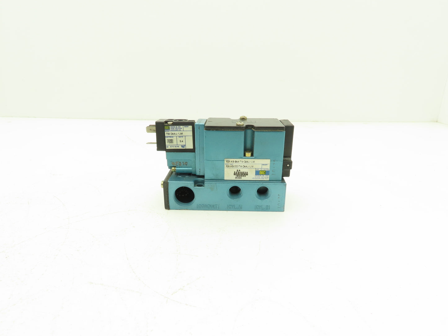 Mac 82A-AB-BAA-TM-DAAJ-1JM Pneumatic Air Solenoid Valve 4-Way 1/4"NPT 120VAC