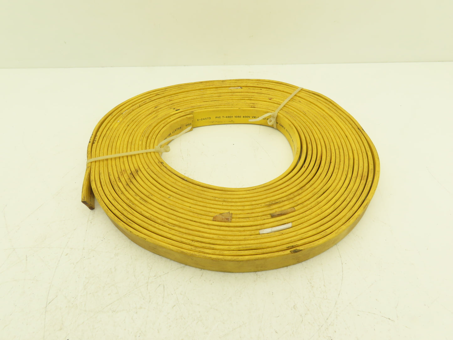 Festoon Cable Outdoor E-24573 Multi-Conductor Flat Cable 8 Wire 16AWG 600V 35'