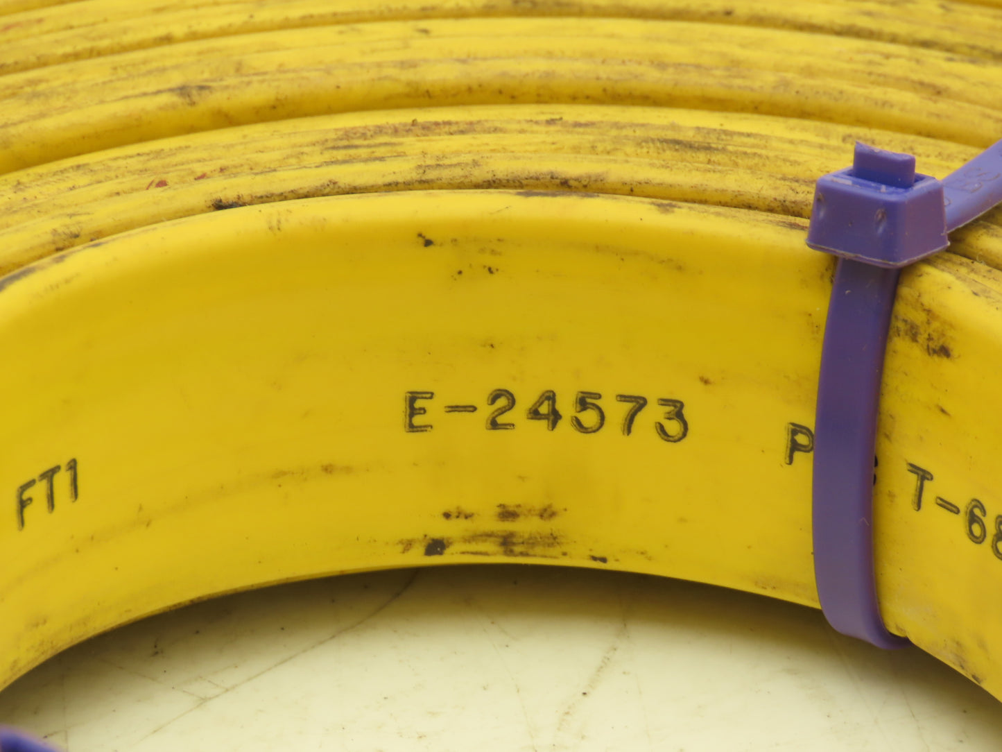 Festoon Cable Outdoor E-24573 Multi-Conductor Flat Cable 8 Wire 16AWG 600V 42'