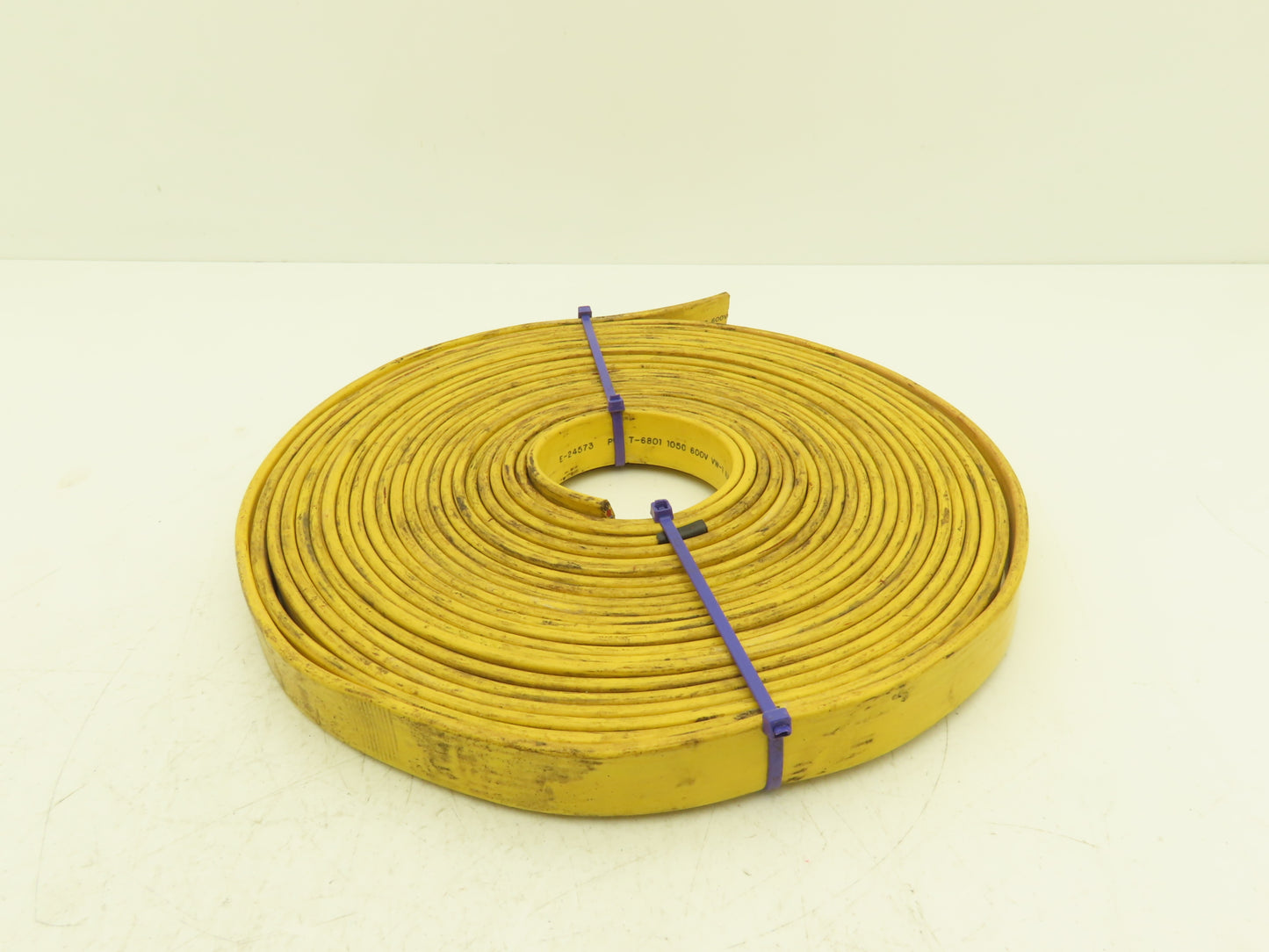 Festoon Cable Outdoor E-24573 Multi-Conductor Flat Cable 8 Wire 16AWG 600V 42'