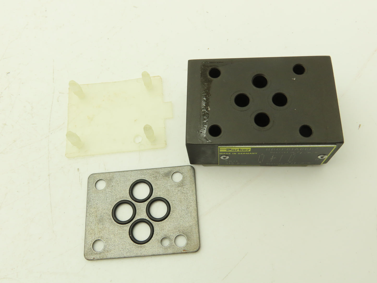 Parker HD0P01A06B2 Throttle Plate Accessory Used With Valve