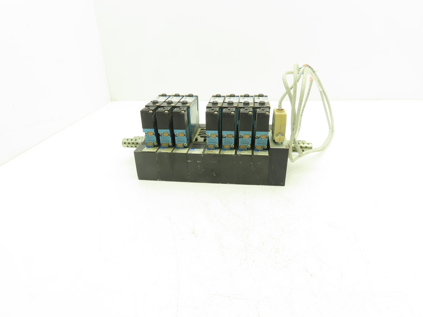 MAC MAConnect 8-Station Solenoid Valve Serial Manifold DeviceNet 24VDC 92B