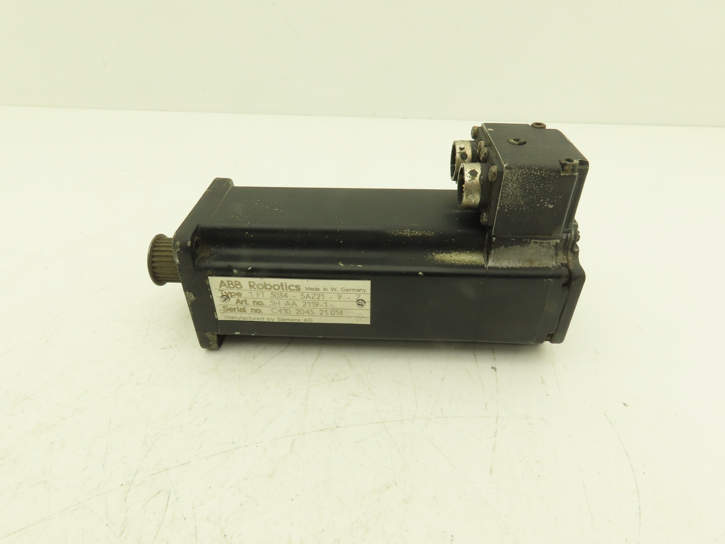 ABB Robotics 1FT3034-5AZ21-9-Z AC Servo Motor 26T Gear