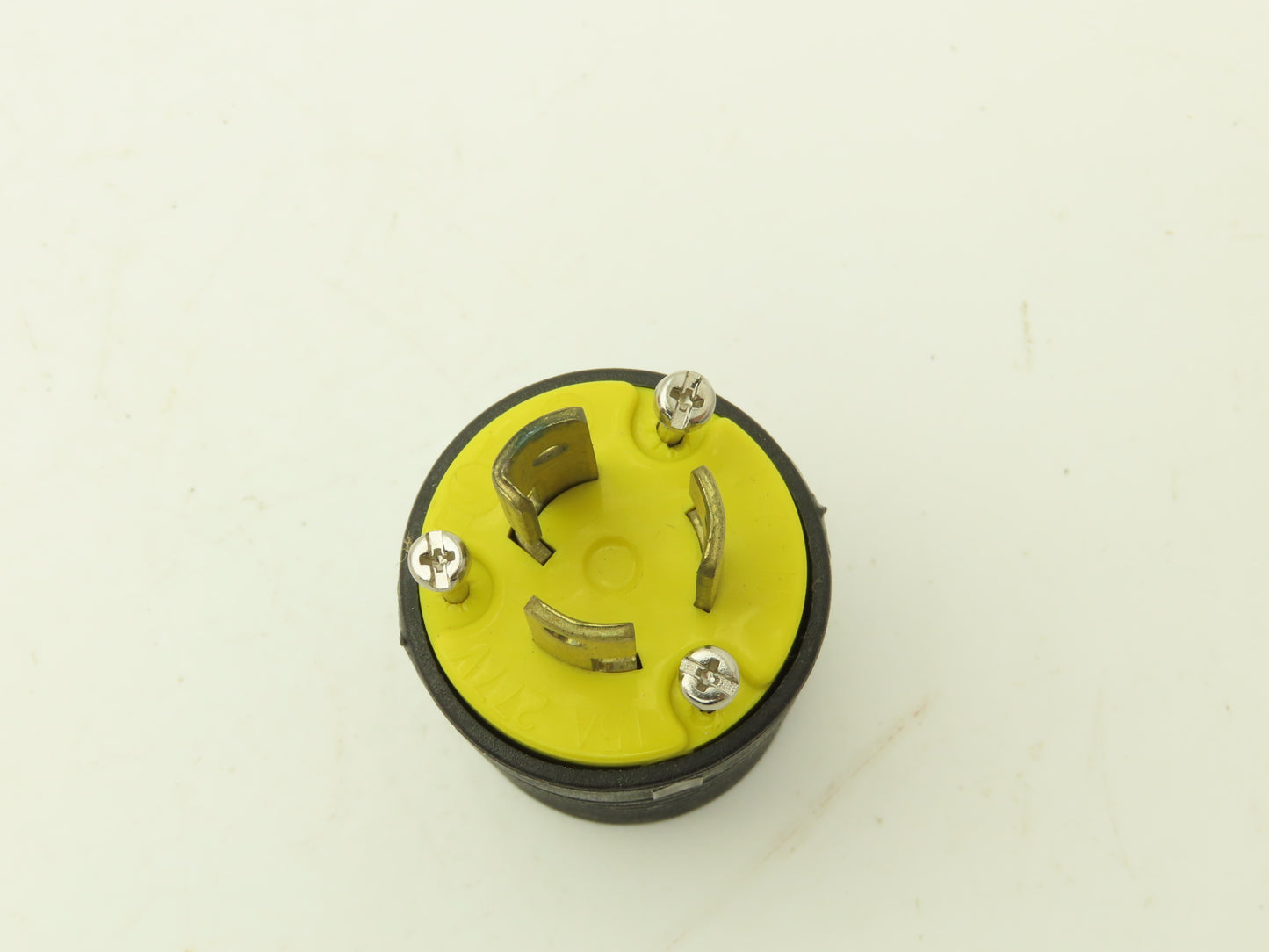 Pass & Seymour L715-P Legrand Turnlok Plug 2P 3W Grounding 15A 277VAC Box of 8