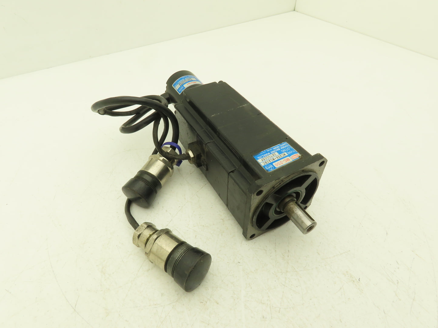 Sanyo Denki MC256-M020BC AC Servo Motor ABS Super With R05F432564 Encoder