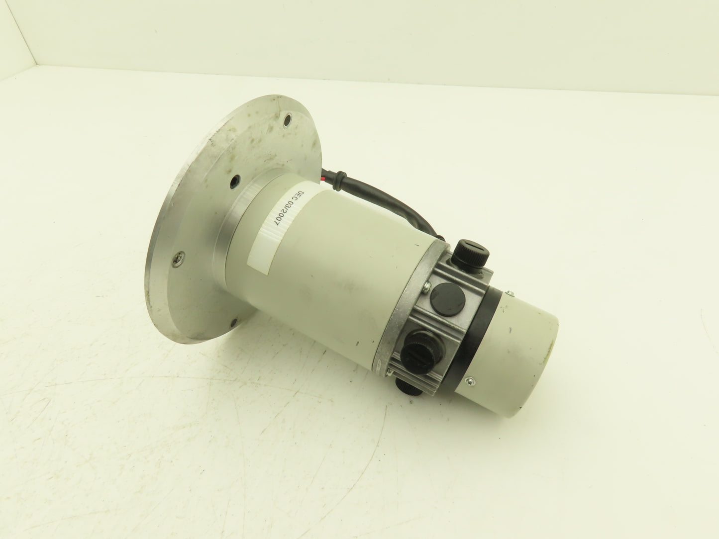 Sony DH072-330E4N01 DC Servo Motor 11mm Shaft 	140mm Flange Mount