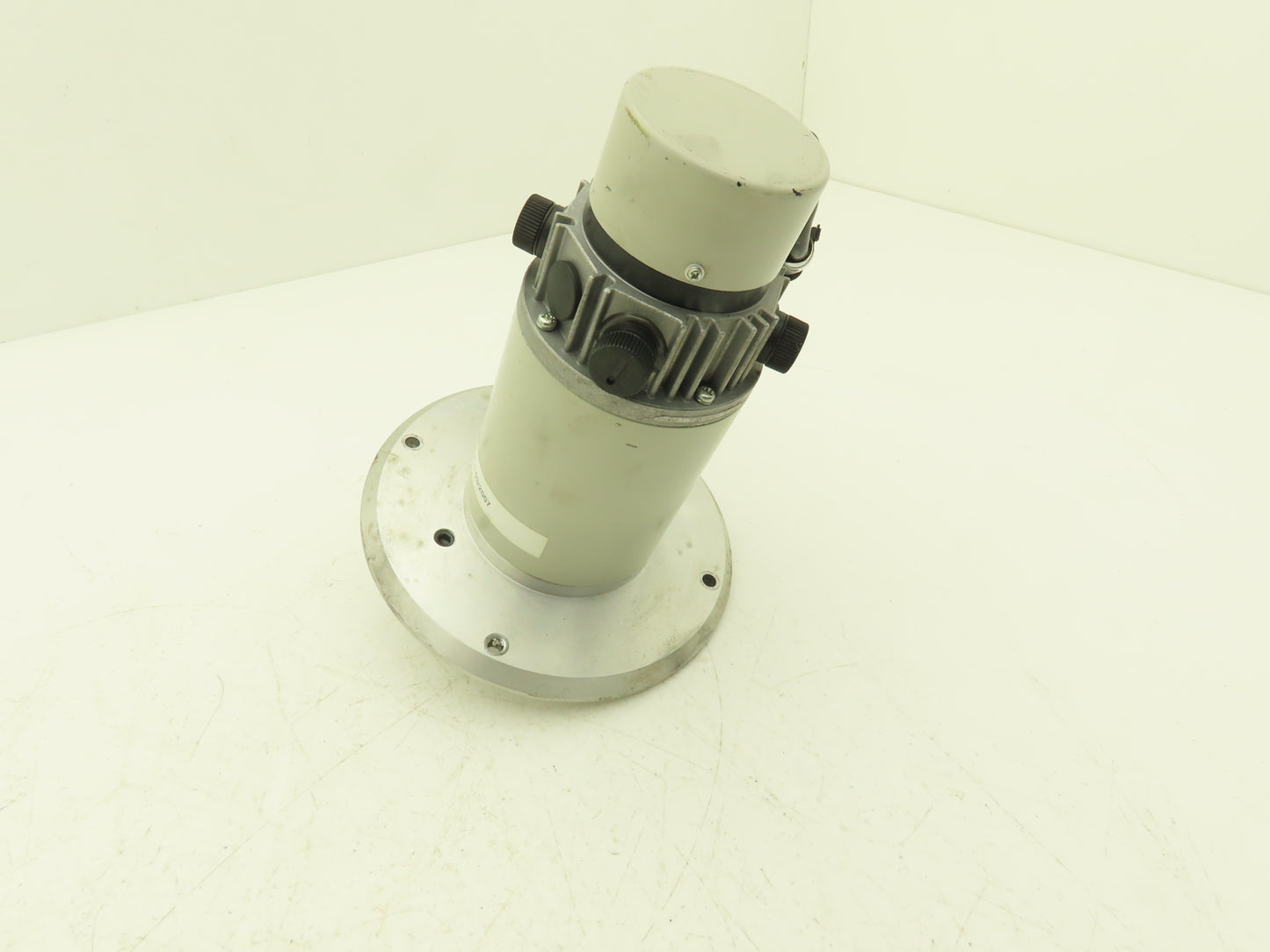 Sony DH072-330E4N01 DC Servo Motor 11mm Shaft 	140mm Flange Mount