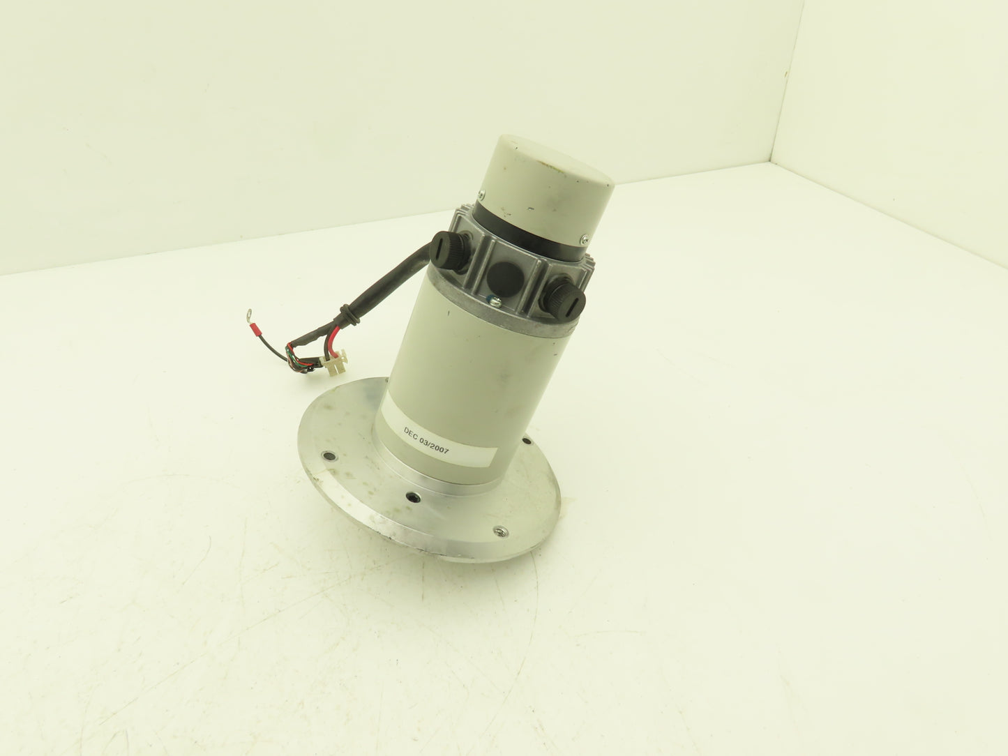 Sony DH072-330E4N01 DC Servo Motor 11mm Shaft 	140mm Flange Mount