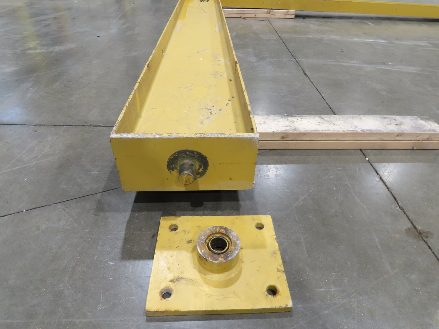 Gorbel 1/2 Ton 1000Lb Full Cantilever Post Jib Crane 15' 2"Span 10'HUB 11' 2"OAH