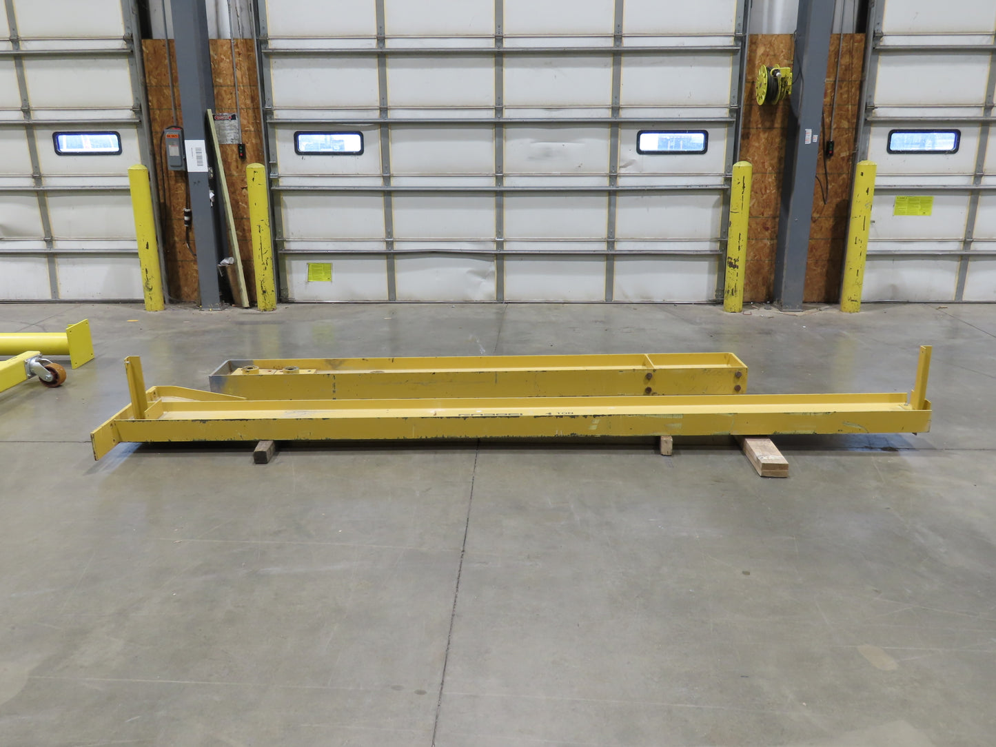 Gorbel 1 Ton 2000Lb Full Cantilever Post Jib Crane 15' Span 9' 2"HUB 11' 3"OAH