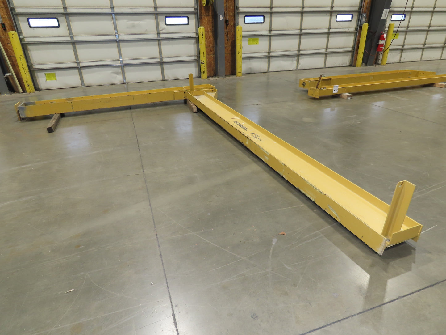 Gorbel 1 Ton 2000Lb Full Cantilever Post Jib Crane 15' Span 9' 2"HUB 11' 3"OAH