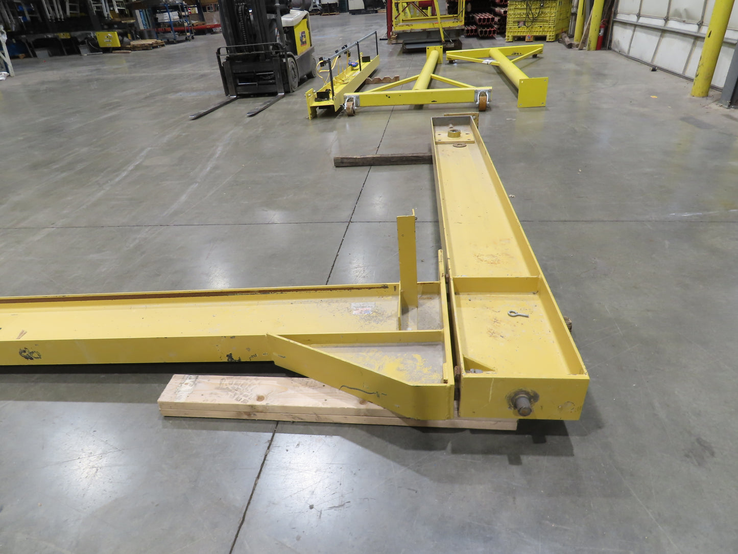 Gorbel 1 Ton 2000Lb Full Cantilever Post Jib Crane 15' Span 9' 2"HUB 11' 3"OAH