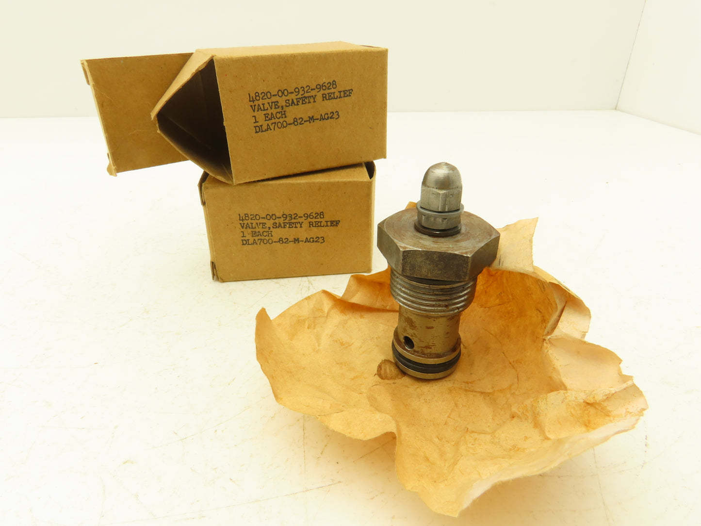 DLA700-82-M-AG23 Hydraulic Pressure Relief Cartridge Valve Cartridge Lot of 2