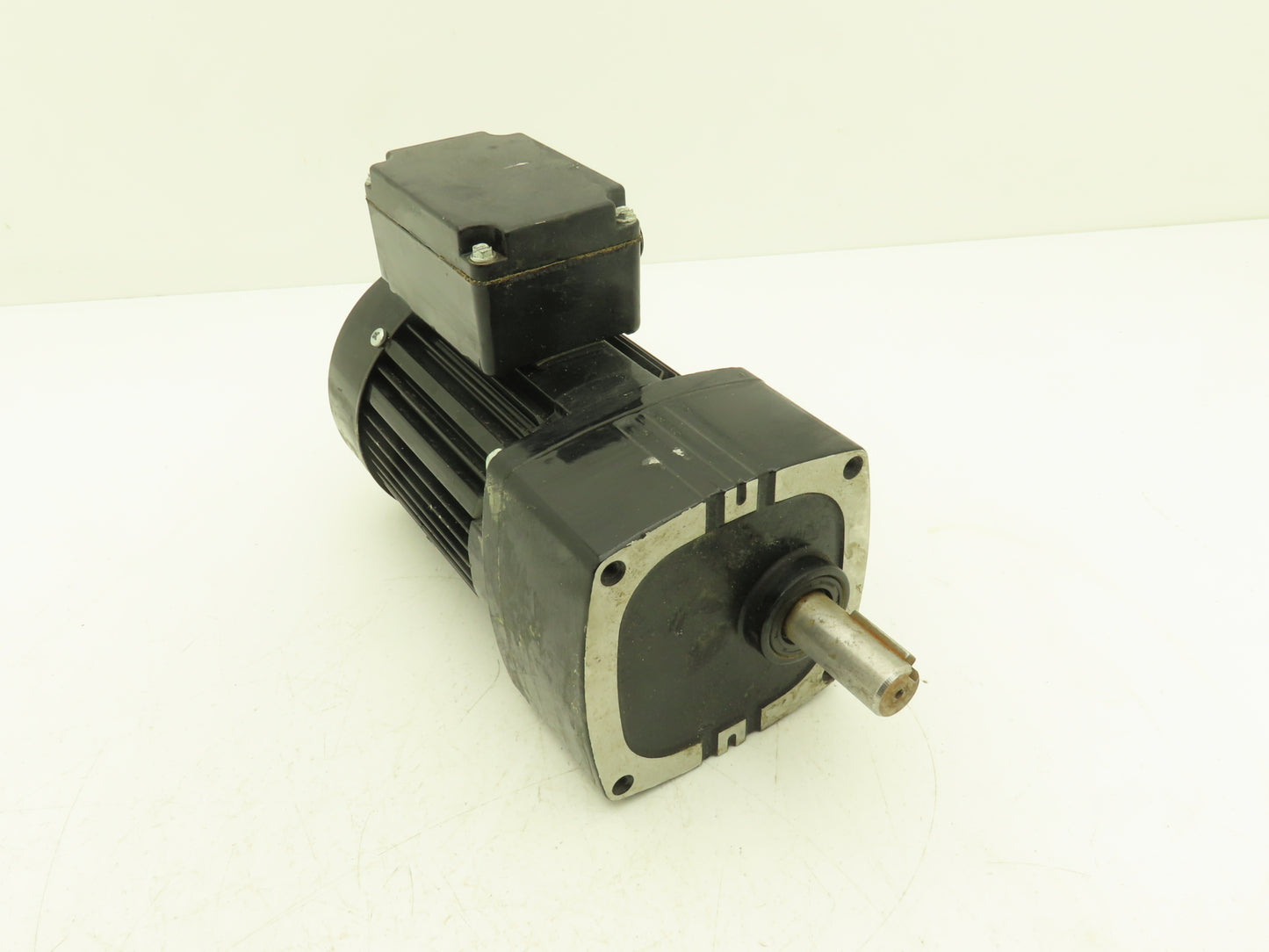 Bodine 42R5BFCI-E3 Gearmotor 230VAC 1PH 30:1 Ratio 47rpm Inline Parallel