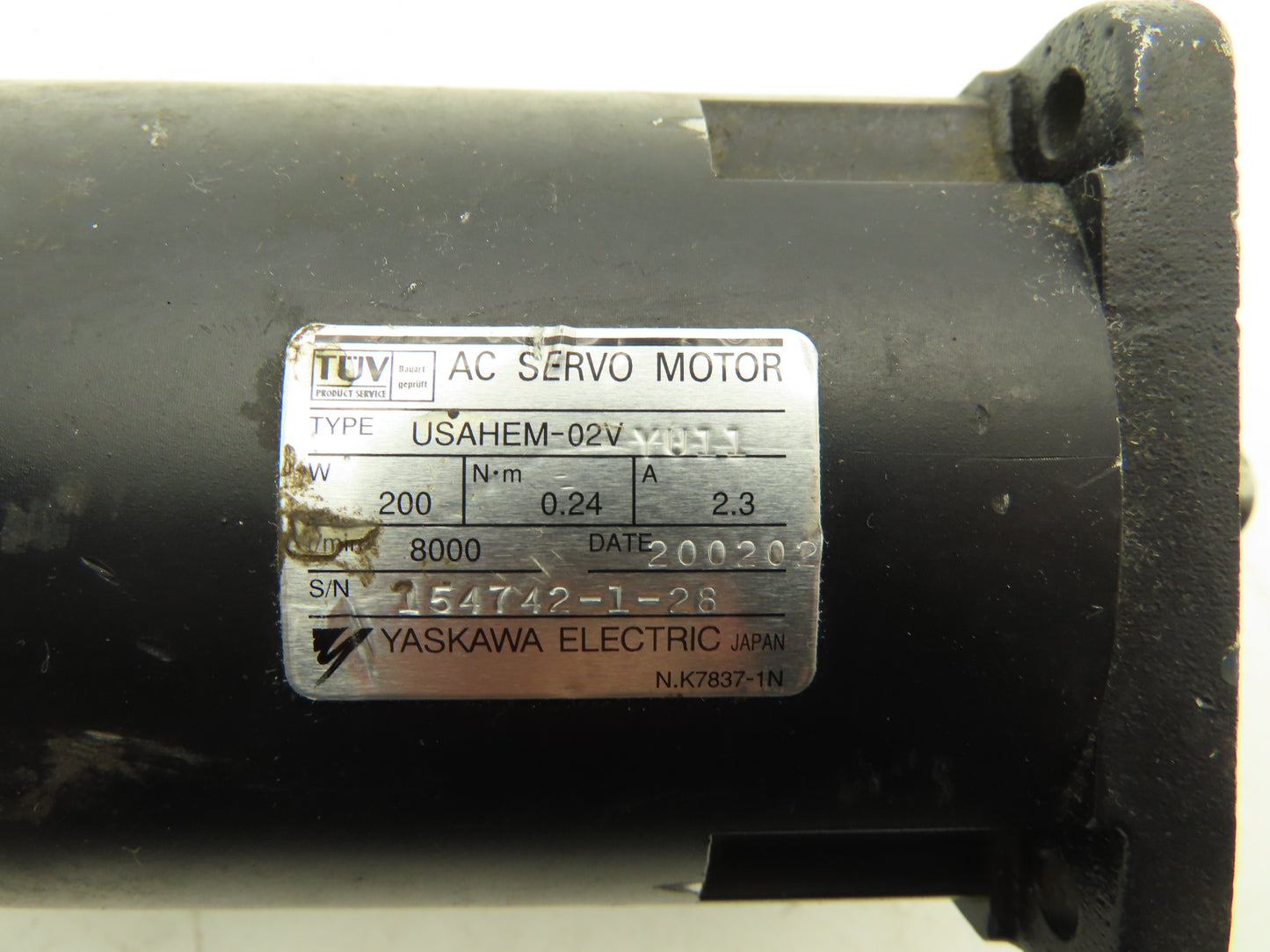 Yaskawa USAHEM-02VYU11 AC Servo Motor 200W 8000rpm With Encoder