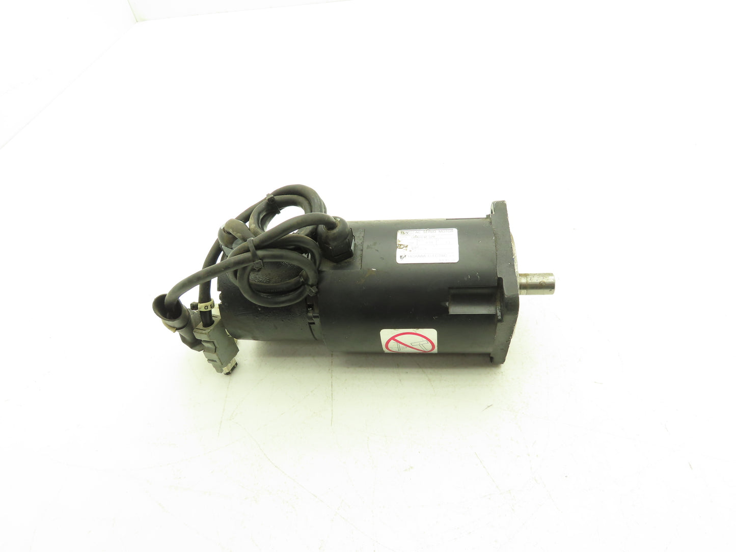 Yaskawa USAHEM-02VYU11 AC Servo Motor 200W 8000rpm With Encoder