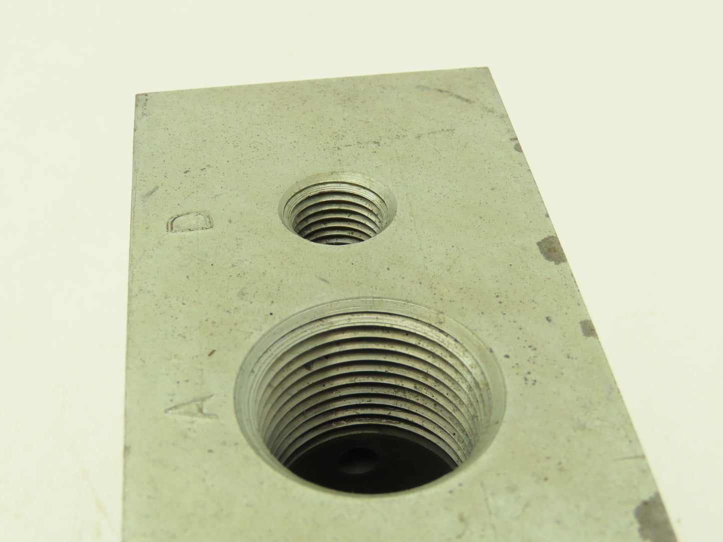 Dana 987618 Hydraulic Manifold Block W Flow Control Valve