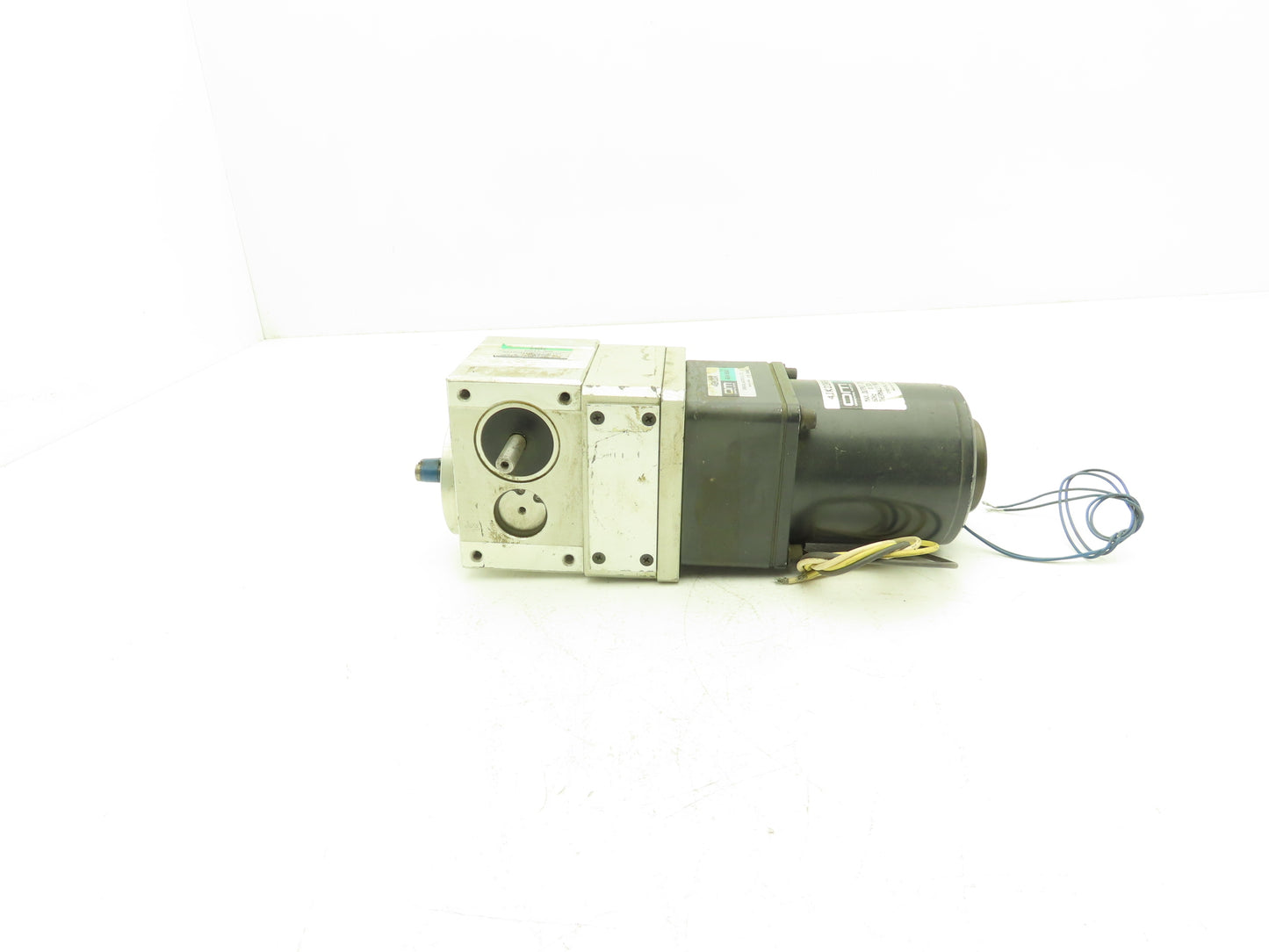 Oriental Motor 4IK22RGN-AUL 22W Speed Control Motor w/ 2 gearboxes Triple Output
