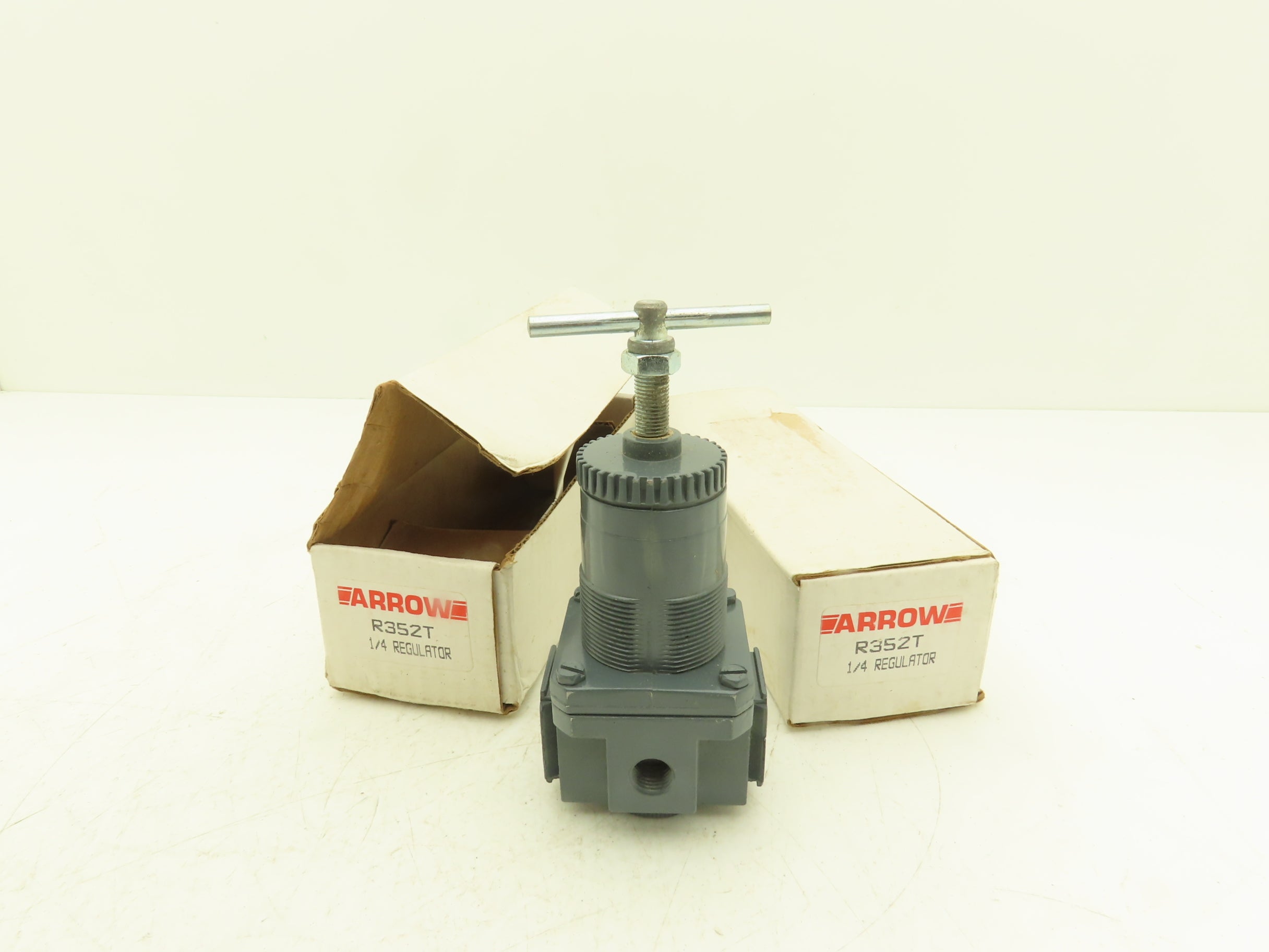 Arrow R352T Pneumatic Air Regulator 1/4