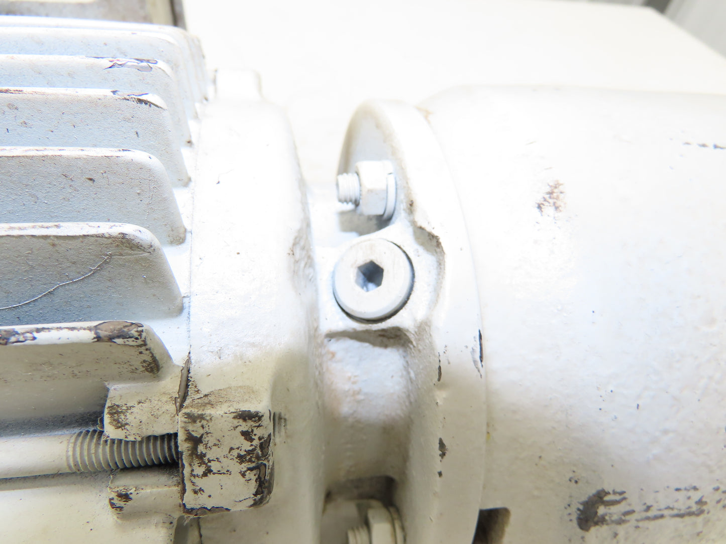 Sew Eurodrive R40DT80N4 AC Gearmotor 3.98:1 Reducer 1HP 427RPM 230/460V 3Ph