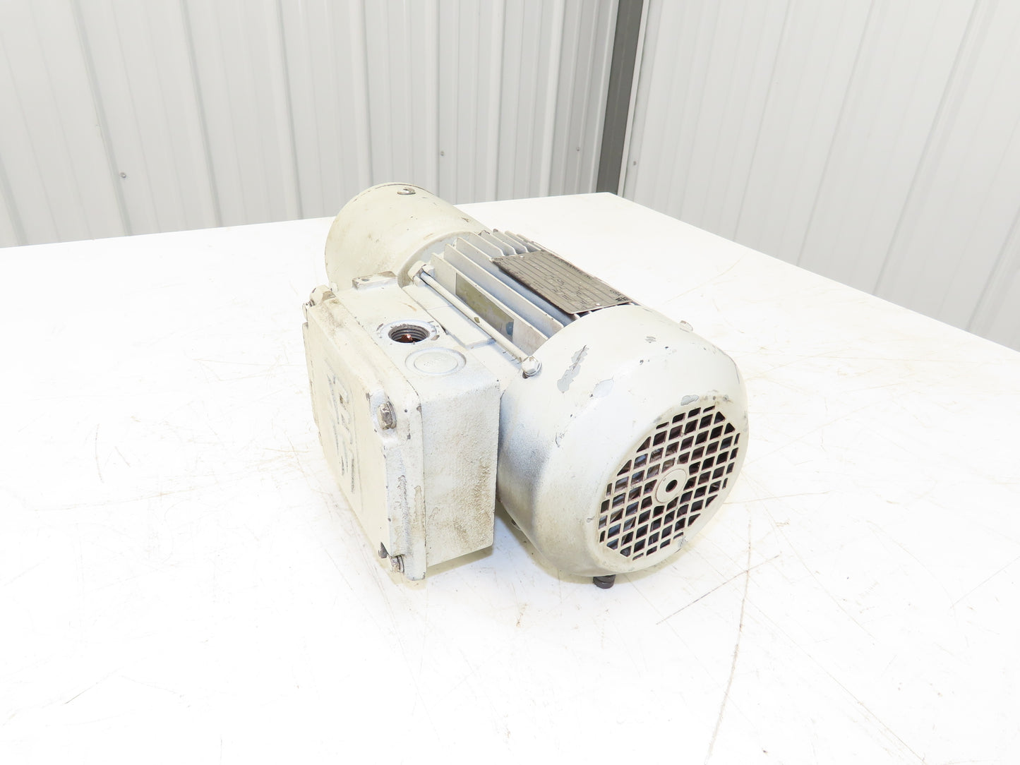 Sew Eurodrive R40DT80N4 AC Gearmotor 3.98:1 Reducer 1HP 427RPM 230/460V 3Ph