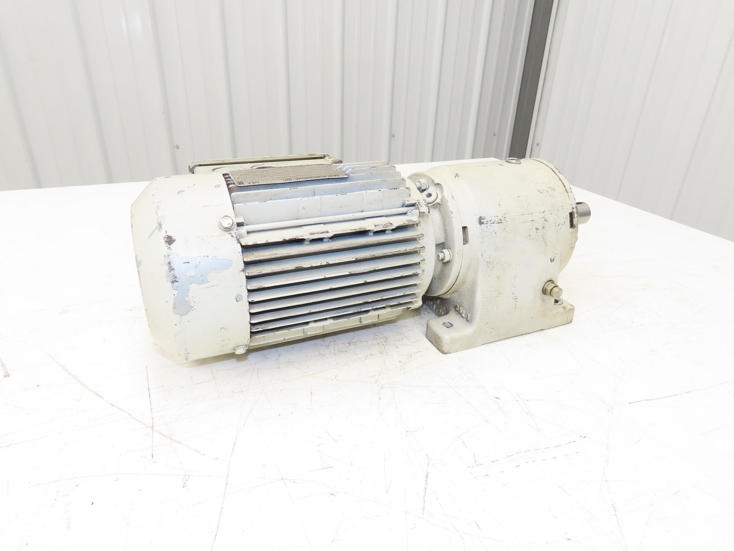 Sew Eurodrive R40DT80N4 AC Gearmotor 3.98:1 Reducer 1HP 427RPM 230/460V 3Ph