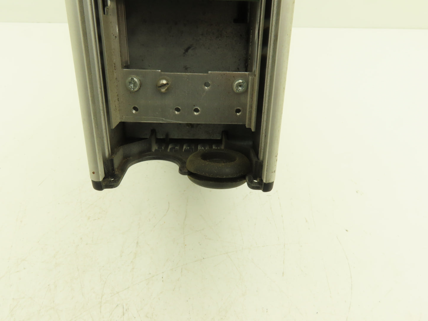 Danfoss VLT5004PT5B20STR0DLF00A00 Variable Speed Drive VFD 2.2kW 3Hp 500vac 3Ph