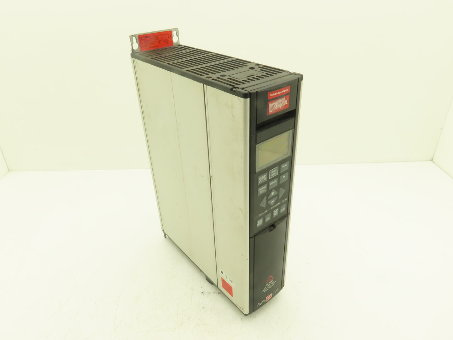 Danfoss VLT5004PT5B20STR0DLF00A00 Variable Speed Drive VFD 2.2kW 3Hp 500vac 3Ph