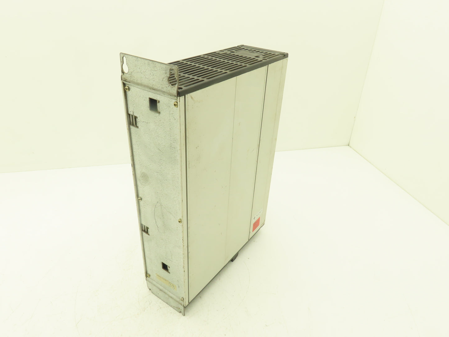 Danfoss VLT5004PT5B20STR0DLF00A00 Variable Speed Drive VFD 2.2kW 3Hp 500vac 3Ph