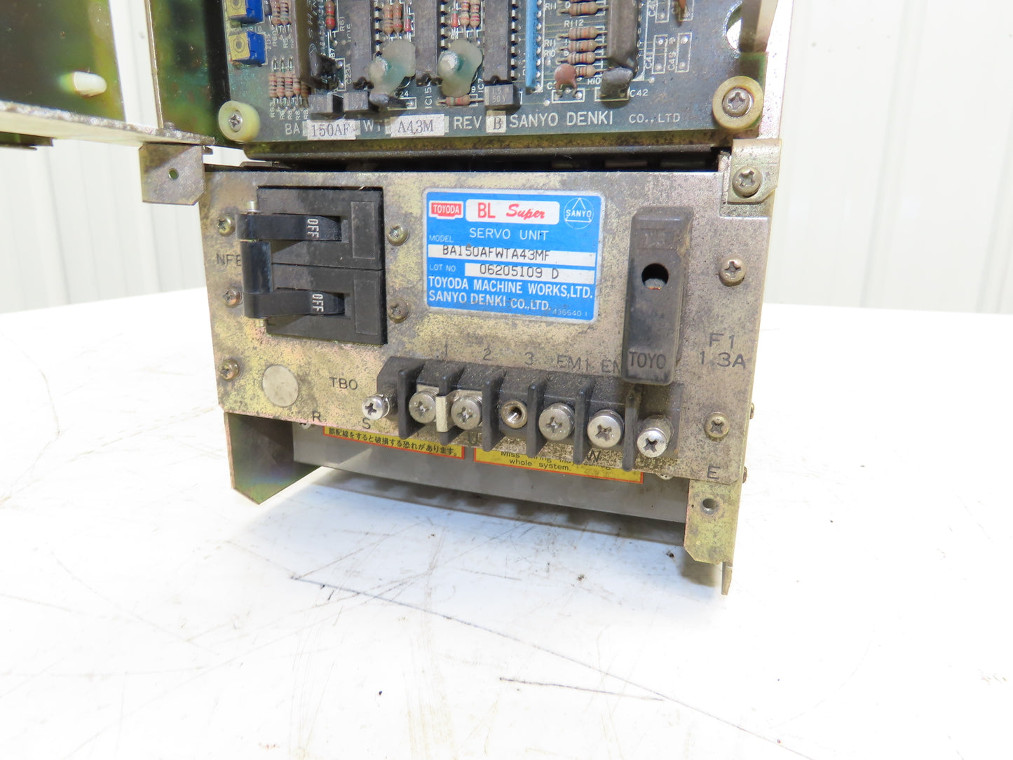 Toyoda RA15A18004 Servo Amplifier AE Unit II BL Super Sanyo Denki