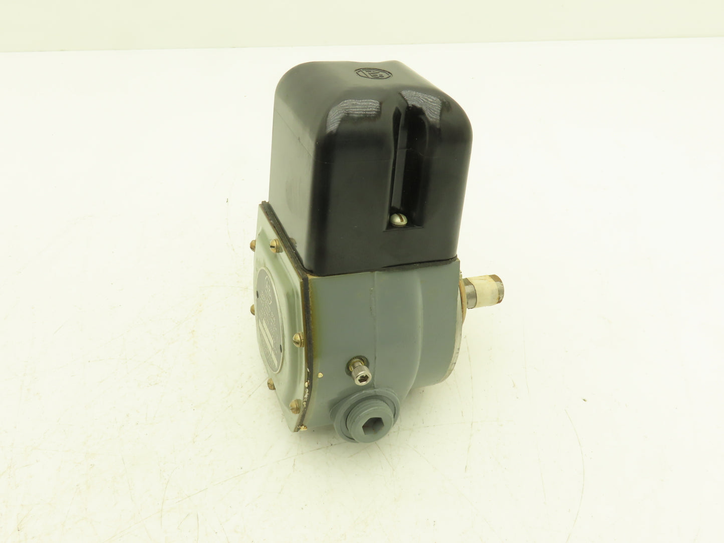 Allen Bradley 808-CL1A1 Zero Speed Plugging Switch 50-200 RPM 120V Ser E