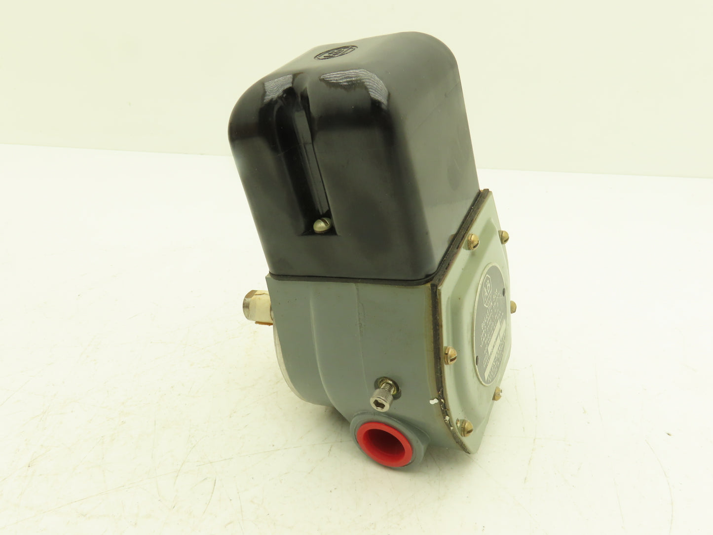 Allen Bradley 808-CL1A1 Zero Speed Plugging Switch 50-200 RPM 120V Ser E